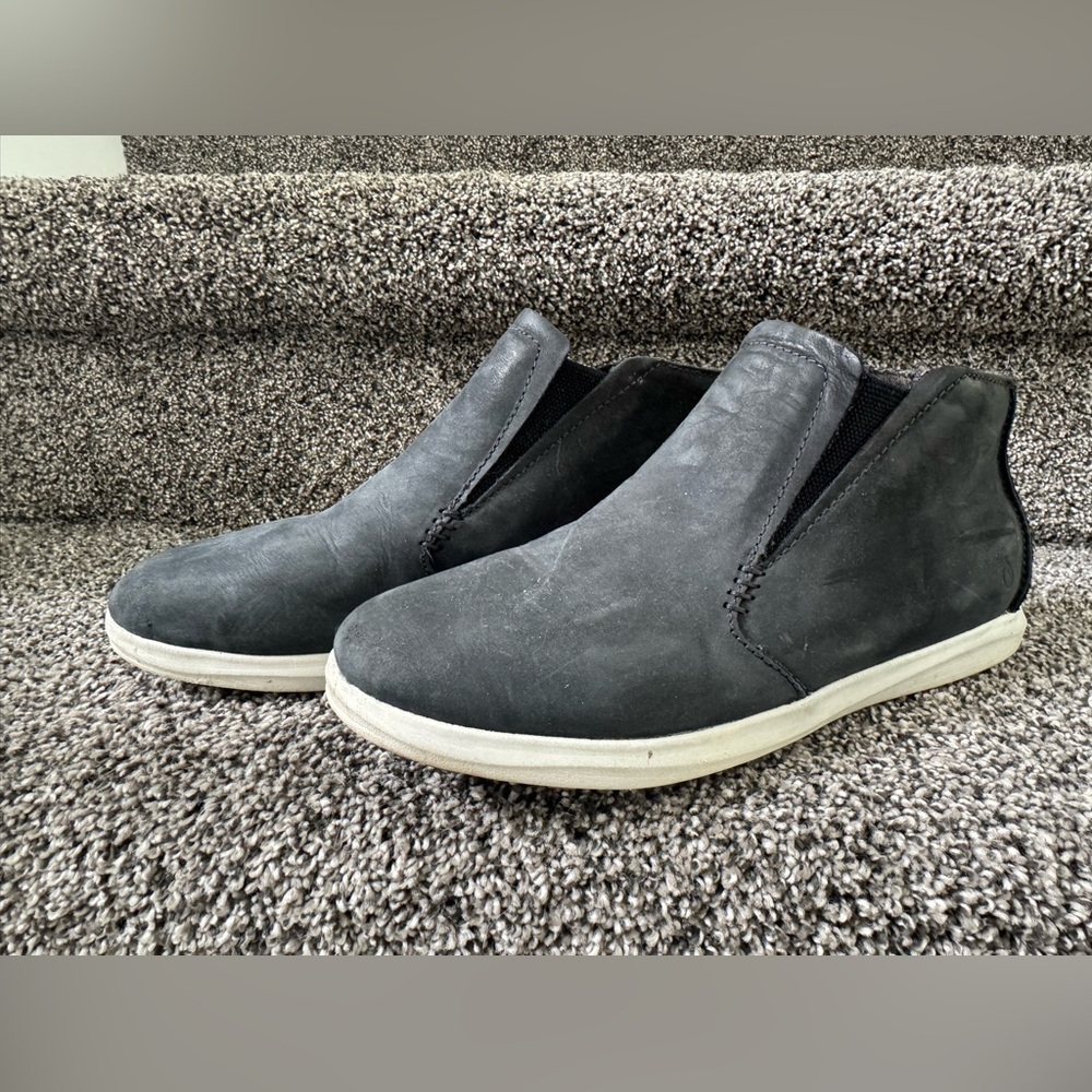 Olukai black leather boots